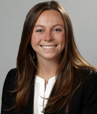 Beth Wright headshot for 100 Women website